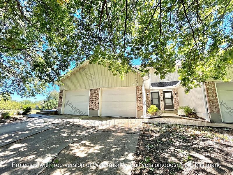 412 NE Highland Ln, Blue Springs, MO 64014 | Zillow