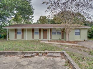 7 North St, Mary Esther, FL 32569