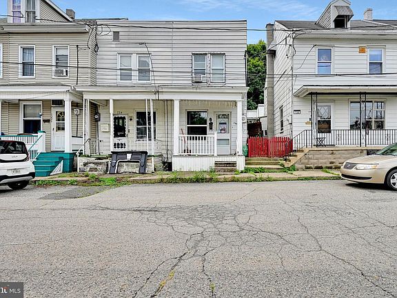 3rd image of 726 Brock St