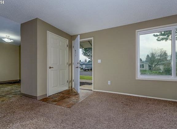 3rd image of 12818 NE 41st St