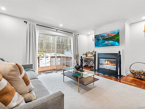 4th image of 503 Twin Brook Court