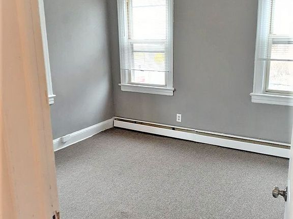 5th image of 433 Van Duzer St #2B