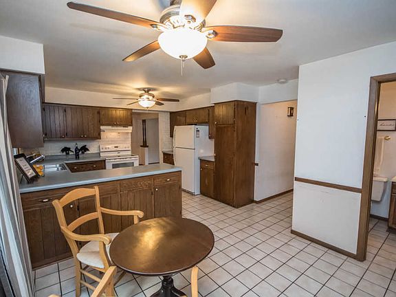3rd image of 603 S University Dr