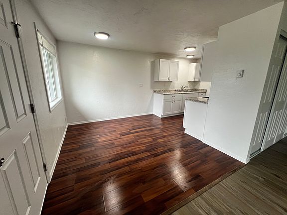 3rd image of 6717 Aster St