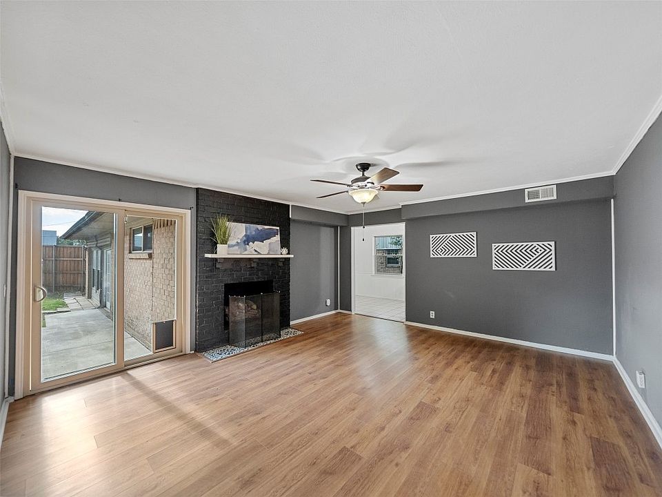 1st image of 103 S Lois Ln