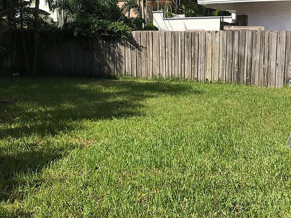 5th image of 1018 SE 7th St