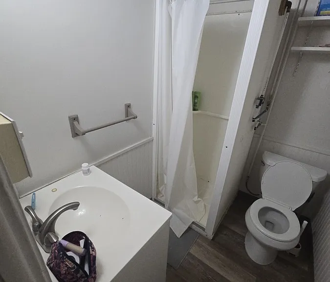 906 Packard St #4 — Photo 16