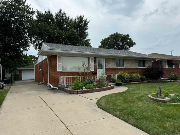 22208 Avon St, Saint Clair Shores, MI 48082