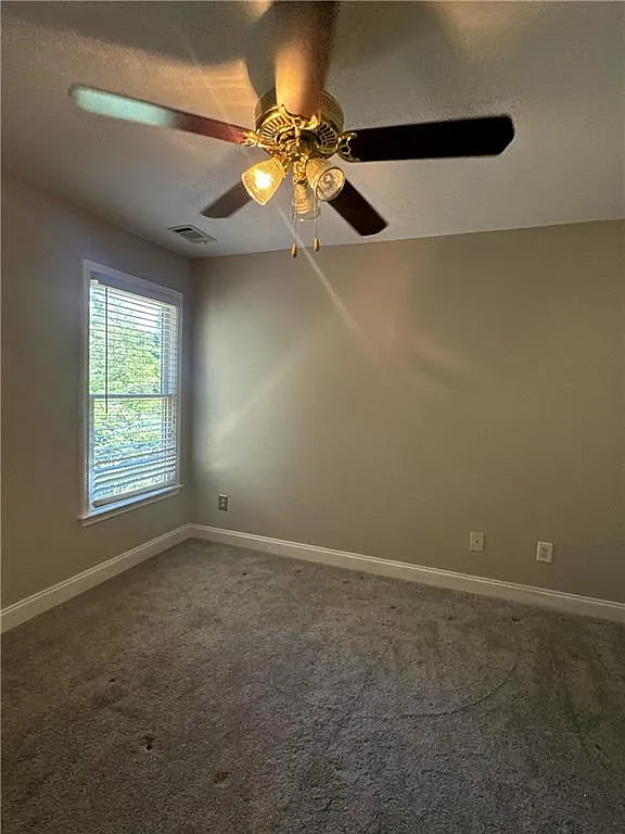 4 bed, 4.0 bath, 2270 sqft, $2,600 — Photo 4