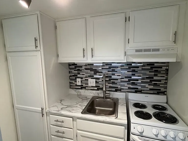 Sycamore Place Apartments — Photo 60