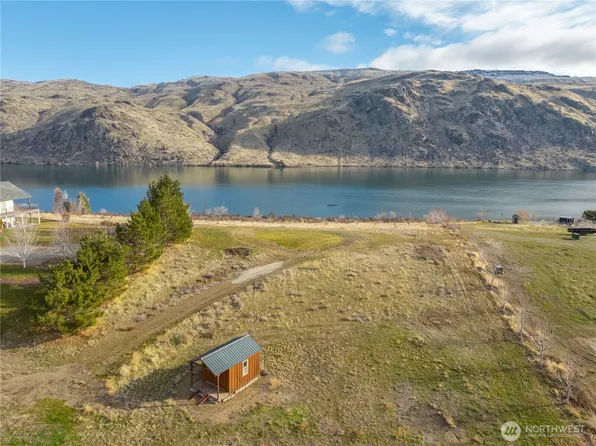 150 Starr Road, Pateros, WA 98846