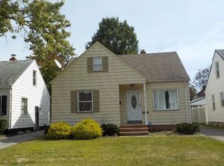 5173 Anthony St, Maple Heights, OH 44137