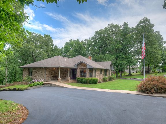 View south side of driveway