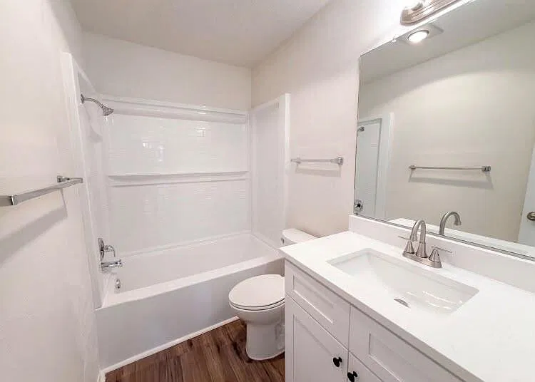 3 bed, 1121 sqft, $2,000 — Photo 4