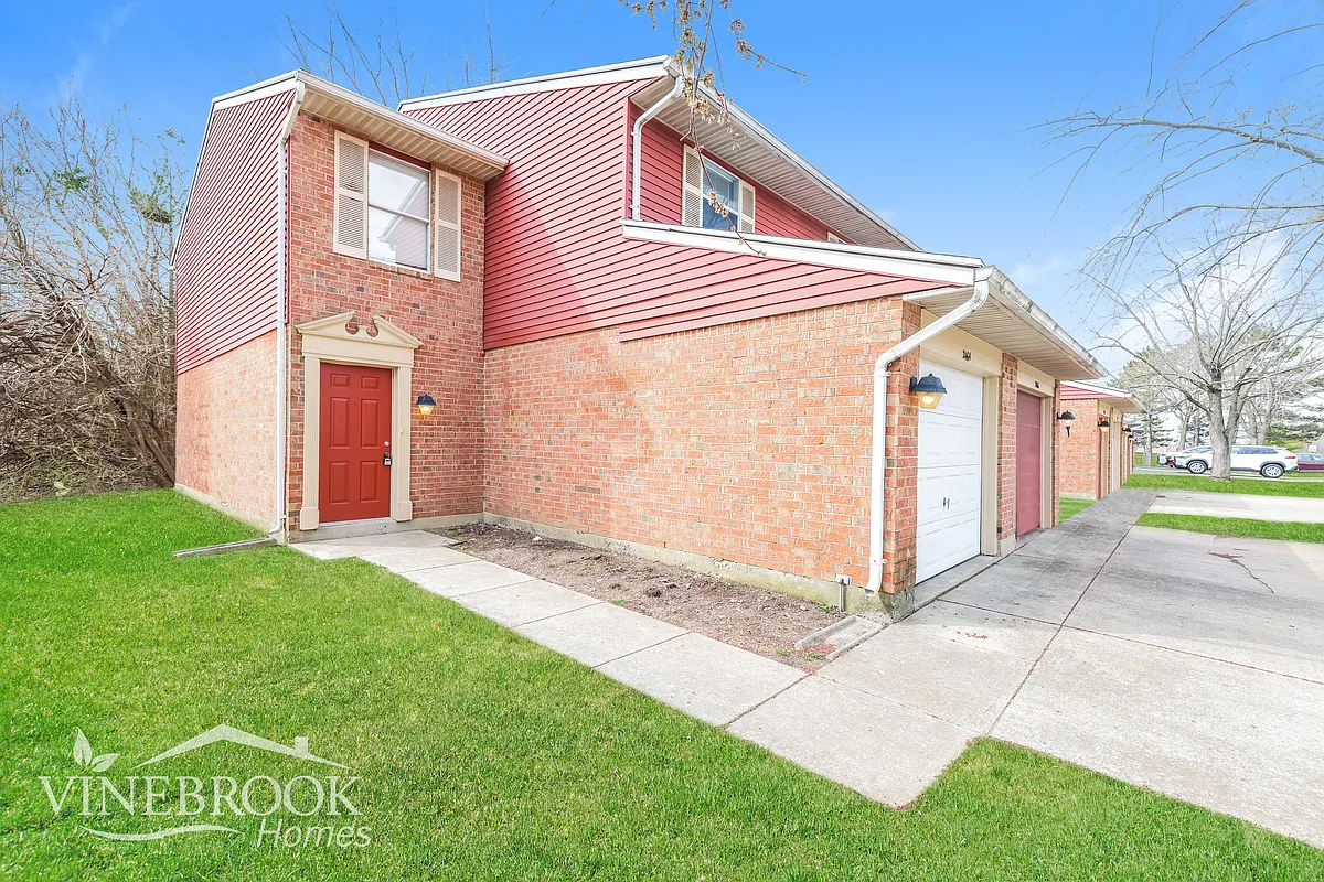 Building Photo - 2464 Cross Village Dr