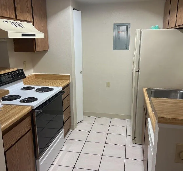 14101 E Jewell Ave #201
