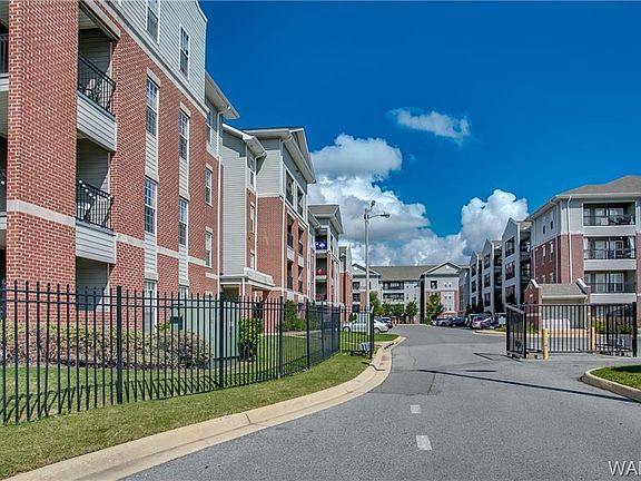 4th image of 700 15th St Unit 3407
