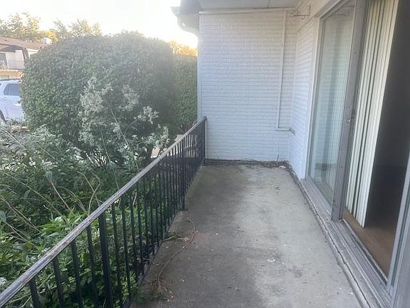3rd image of 1133 Royal Saint George Dr