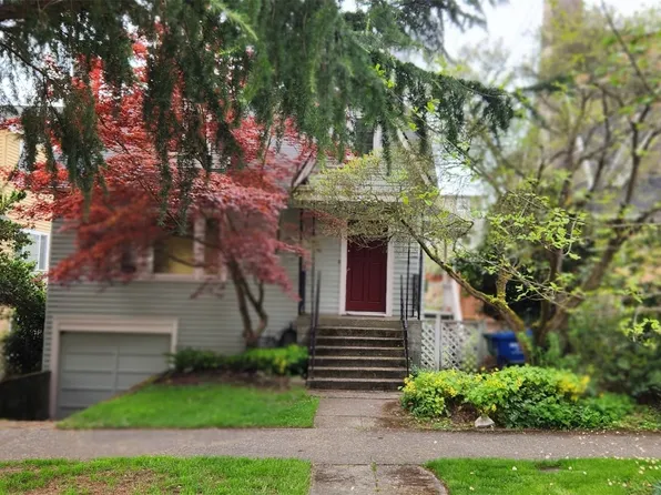 8033 Sunnyside Avenue N, Seattle, WA 98103