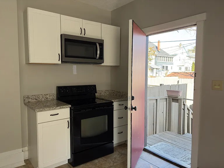 2400 Findley Ave — Photo 7