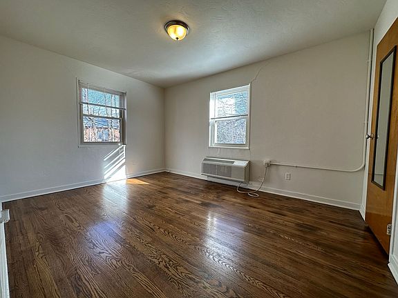 3rd image of 400 4th St APT 11