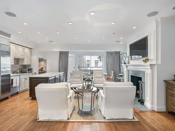 35 East 63rd Street image 1 of 13