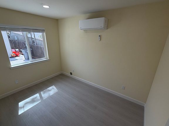 3rd image of 264 N 34th St #2