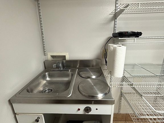 3rd image of 928 Main St #928926C