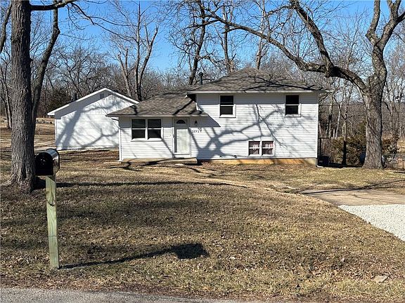 2nd image of 11924 Merritt Rd