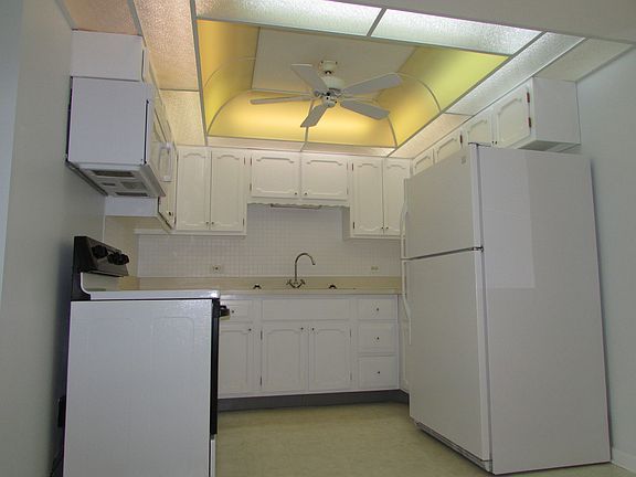 3rd image of 5540 Walnut Ave APT 32C