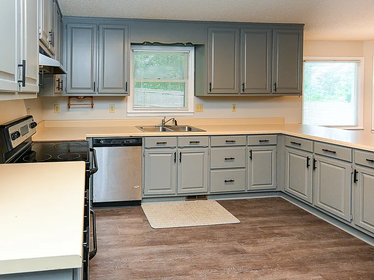 157 Greenwood Dr — Photo 8