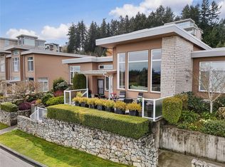 5384 Sayward Hill Cres, Saanich, BC V8Y3H8