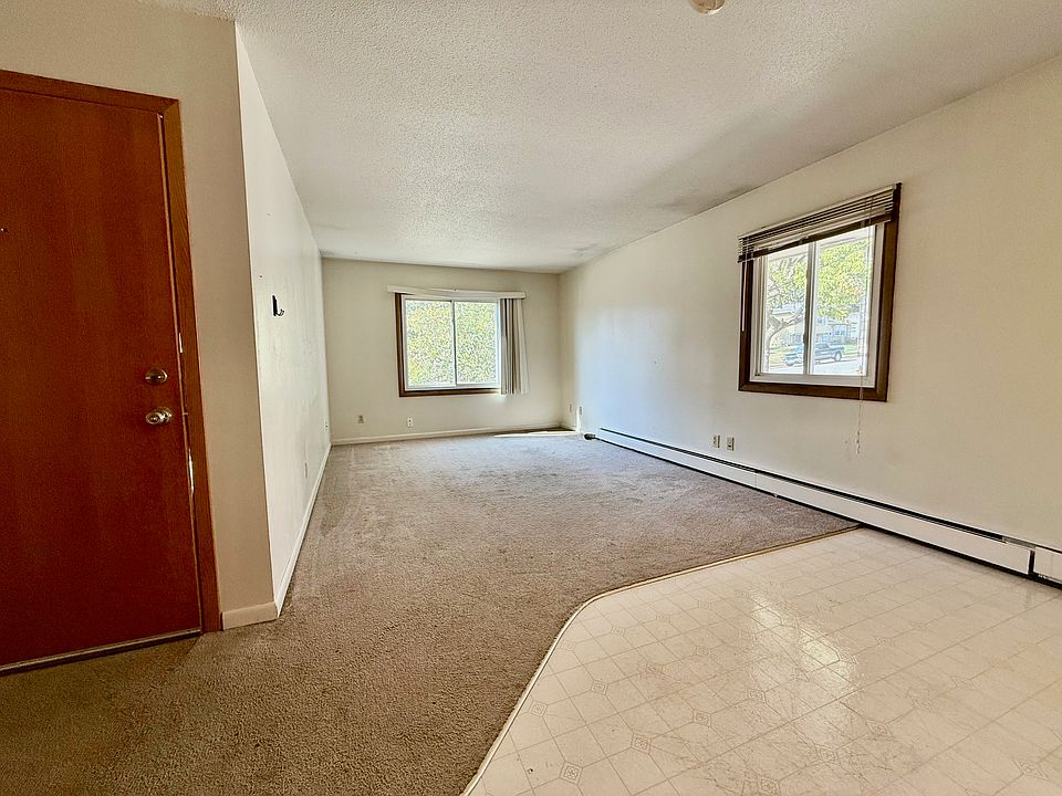 1st image of 818 5th St NW #4