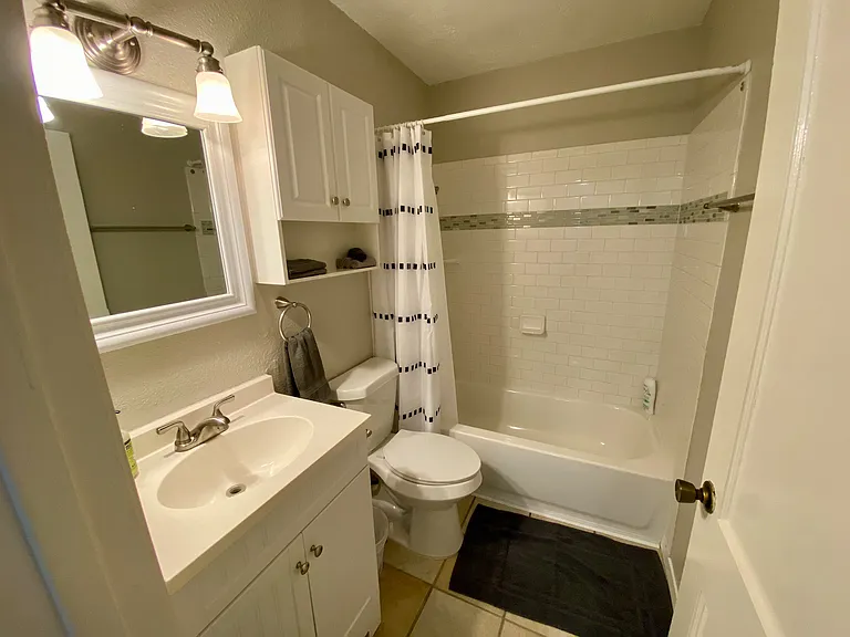 434 E Magnolia Ave — Photo 3