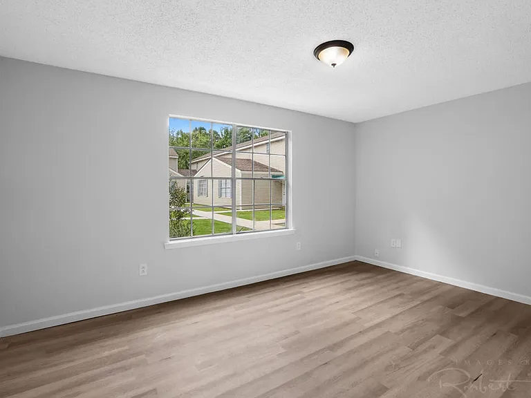 Woodland Trace Apartments — Photo 8