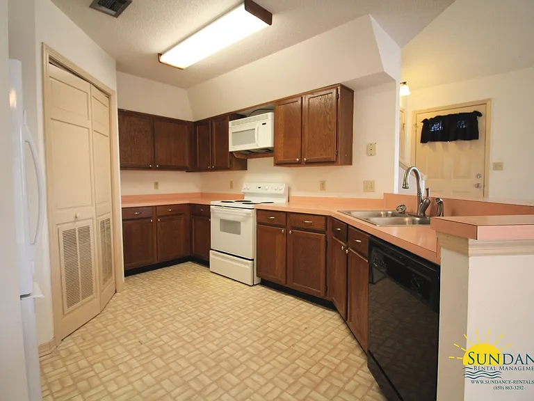 1100 Crosswinds Lndg #13 — Photo 5