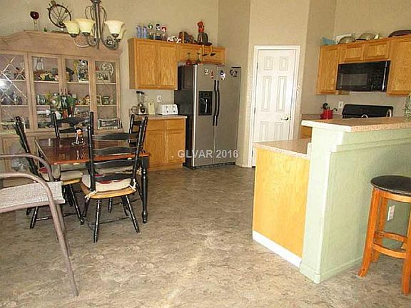 3rd image of 1413 Creeping Peonies Ave