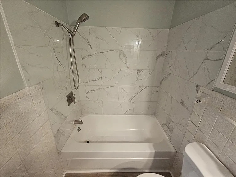 655 7th Ave N #4 — Photo 11