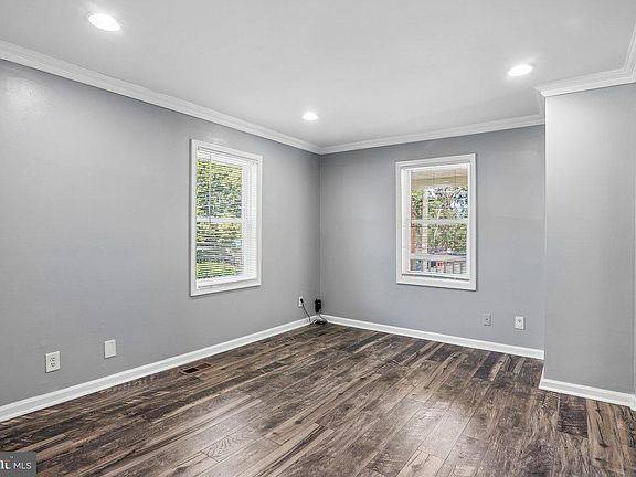 5th image of 4713 Gunther St