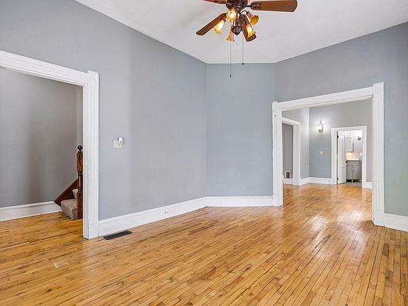 3rd image of 2937 Harriet Ave