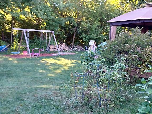 3rd image of 3888 Knollbrook Dr