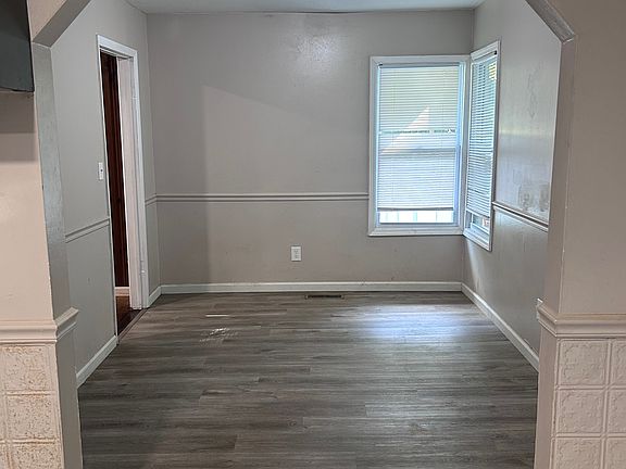 5th image of 1110 Jay St