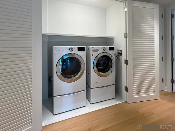 1289 Lexington Avenue image 15 of 23