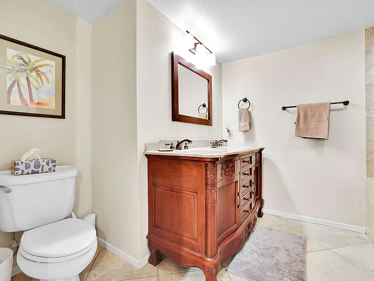 E Waverly Dr — Photo 6