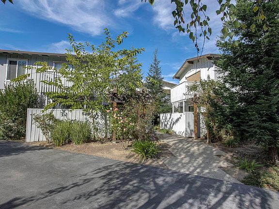 2nd image of 655 Reseda Dr APT 4