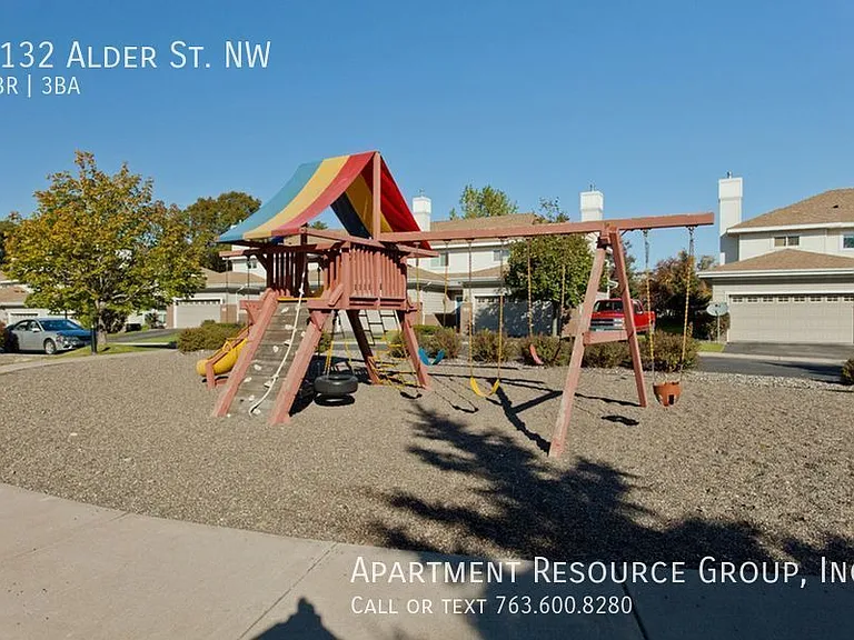 9132 Alder St NW — Photo 4