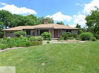 1634 Pepper Hill Dr, Lansing, MI 48917