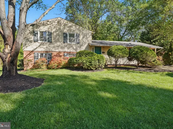 4905 Springbrook Dr, Annandale, VA 22003