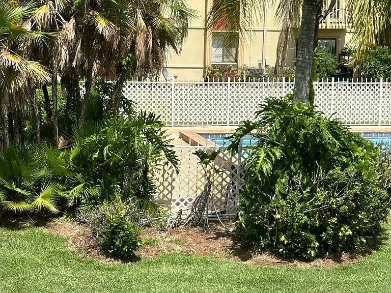 2130 Forest Knoll Dr NE #202 — Photo 3