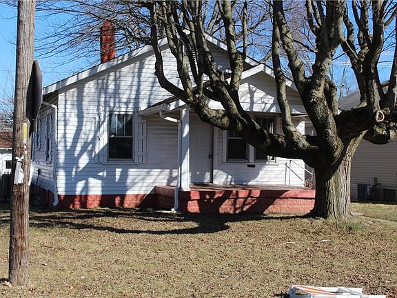 2nd image of 1651 N Alton Ave